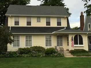 1285 Bunts Rd, Lakewood, OH 44107