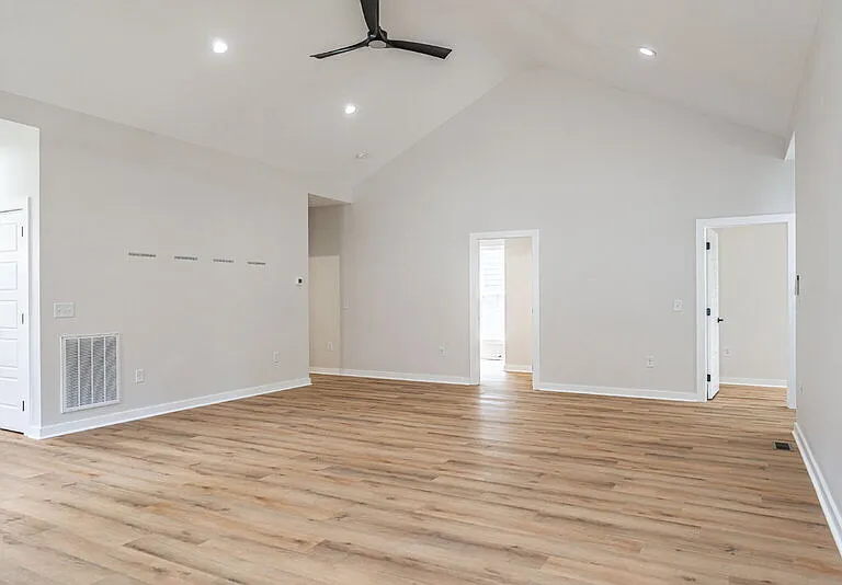 721 Blue Bird Dr — Photo 4