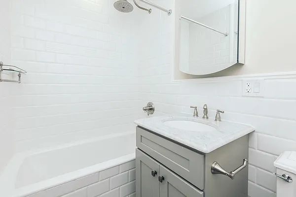 Rented by Nooklyn NYC LLC | media 28