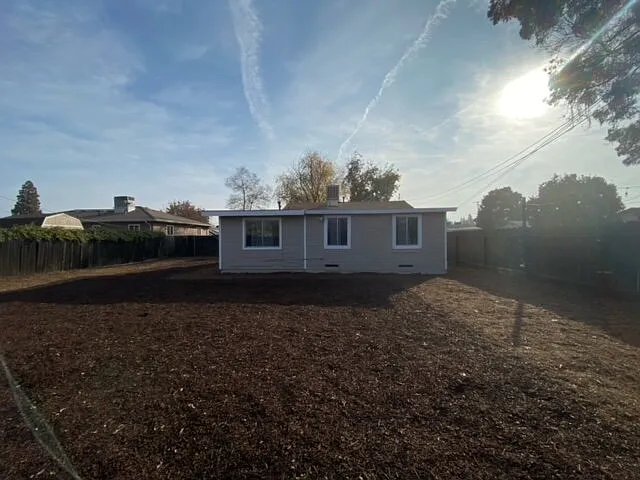 526 N View Ave — Photo 34
