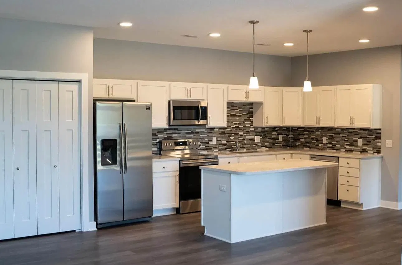 1 bed, 900 sqft, $1,100 — Photo 1