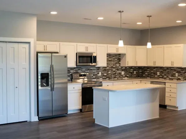7040 NE 14th St APT 203, Ankeny, IA 50023