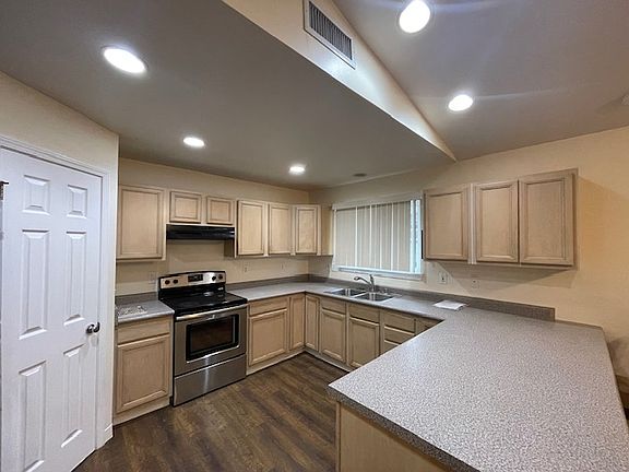 2nd image of 242 Kawailani Cir