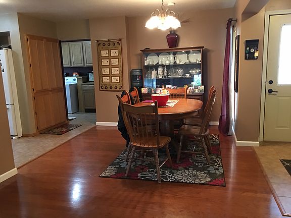 Dining room off kitchen