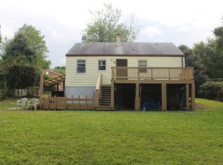 1811 Gilson St, Falls Church, VA 22043