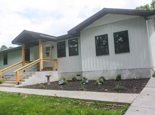 1526 Ozark Road, Crane, MO 65633