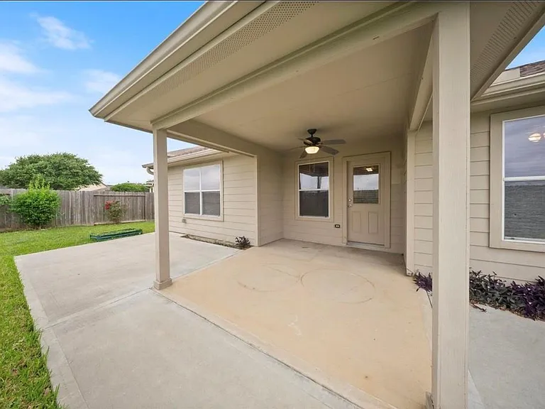 6007 Wilcox Point Ct — Photo 14