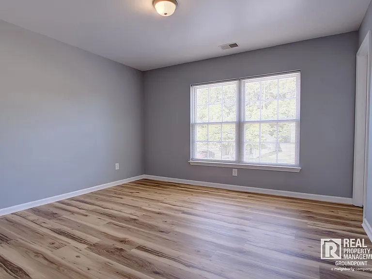 308 Briarbend Rd — Photo 16