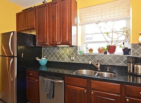 5th image of 4427 N Whipple St APT 3A