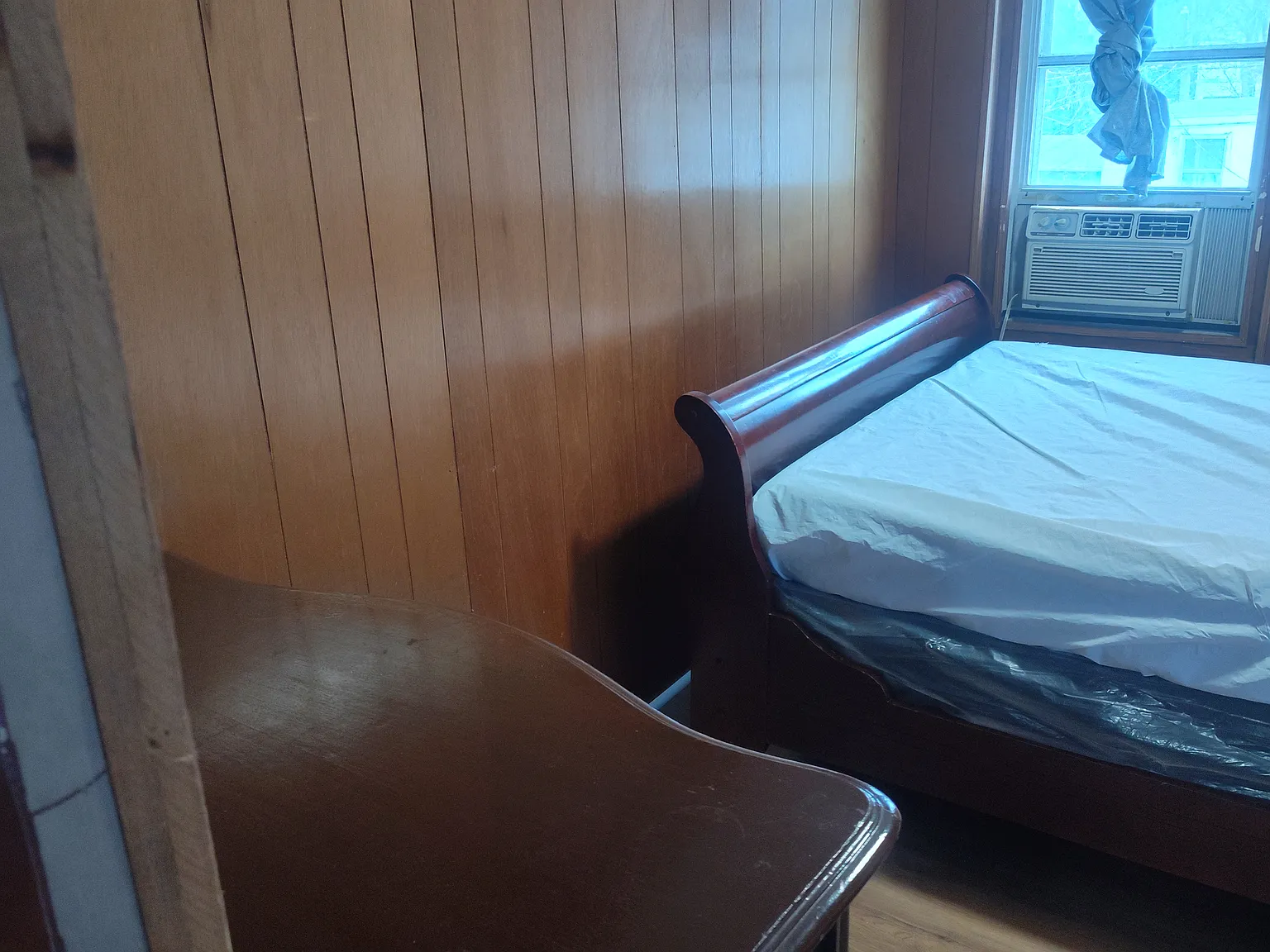1 bed, 1.5 bath, 195 sqft, $725 — Photo 2