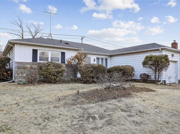 69 Joseph Street, New Hyde Park, NY 11040