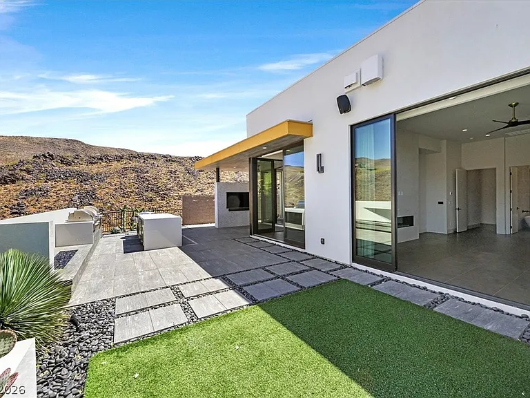 692 Scenic Cliff Dr — Photo 30