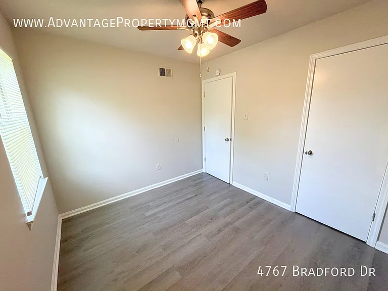 4767 Bradford Dr — Photo 9