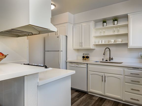 5th image of 1625 Marina Ct Unit A