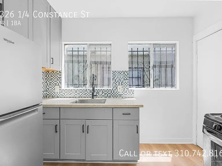 1326 1/4 Constance St — Photo 2