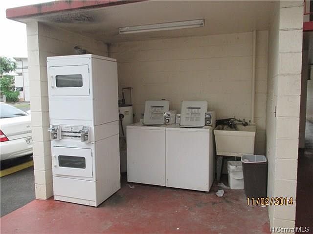 2nd image of 810 University Ave APT 205