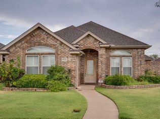 6022 Oakmont Dr, Wichita Falls, TX 76310
