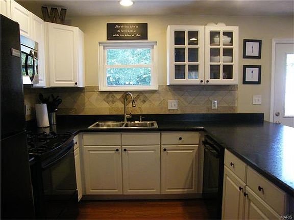 3rd image of 4719 Kerth Dr