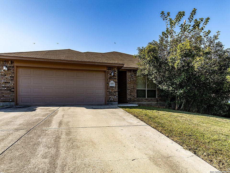 1st image of 1631 SUNBLOSSOM CIR