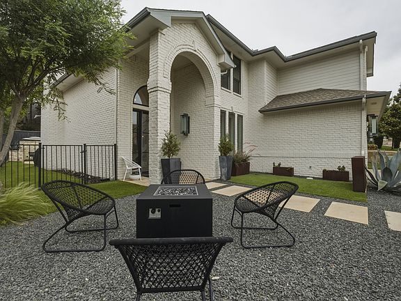 2nd image of 208 Harbor Landing Dr