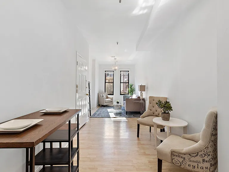 228 Montgomery St #4 — Photo 10