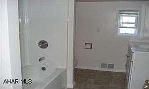4th image of 1025 West St