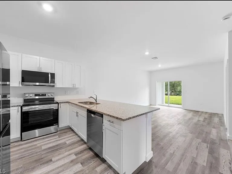 1025 Meadow Rd — Photo 18