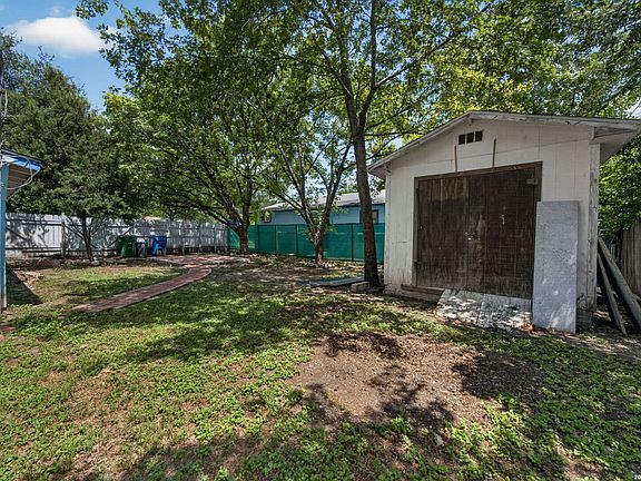 3rd image of 732 S San Eduardo Ave LOT W