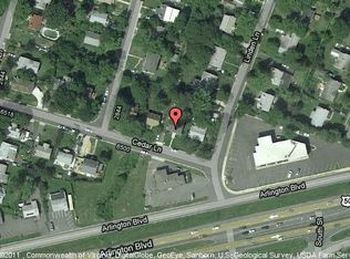 6512 Cedar Ln, Falls Church, VA 22042