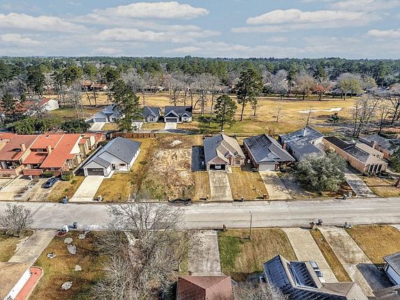 3rd image of 917 Augusta Dr