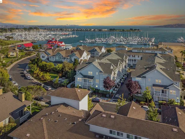 2063 Northshore Dr, Richmond, CA 94804