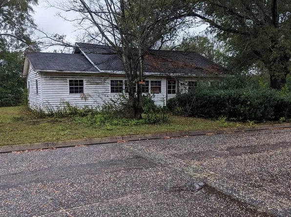 511 Railroad Ave, Hartford, AL 36344