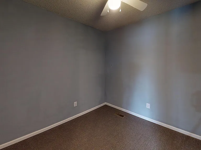 427 N Blake St — Photo 13
