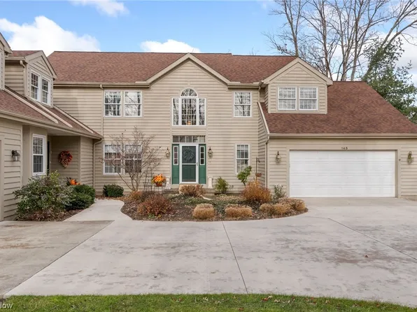 145 Royal Oak Dr, Aurora, OH 44202