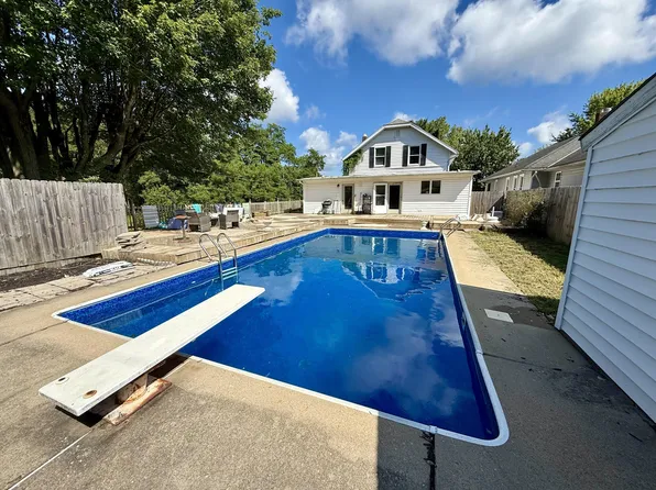 537 Harrison St, New Lexington, OH 43764