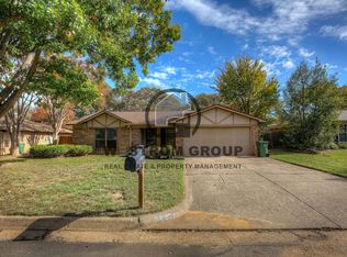 2717 Lucas Dr, Arlington, TX 76015