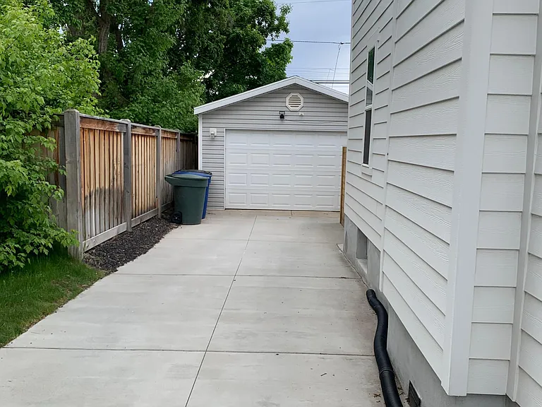 1866 E Garfield Ave — Photo 30
