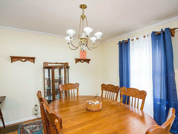 5th image of 913 Pine Valley Dr