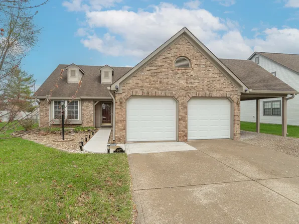 607 N White Ash Ct, Mooresville, IN 46158