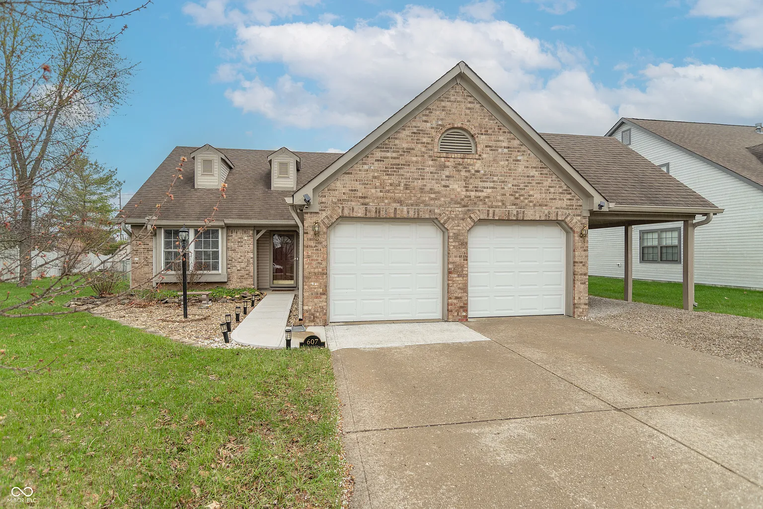607 N White Ash Ct photo 1