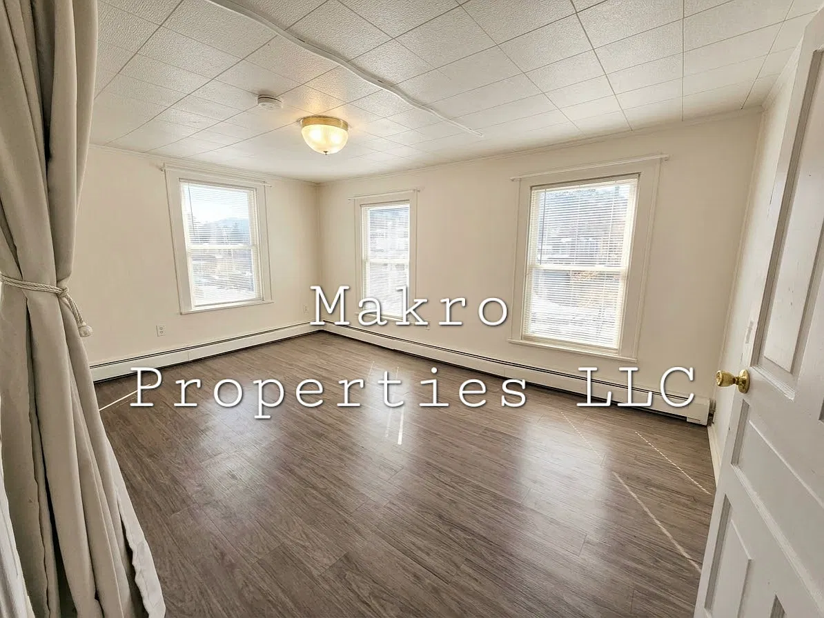 2 bed, 1000 sqft, $1,200 — Photo 2