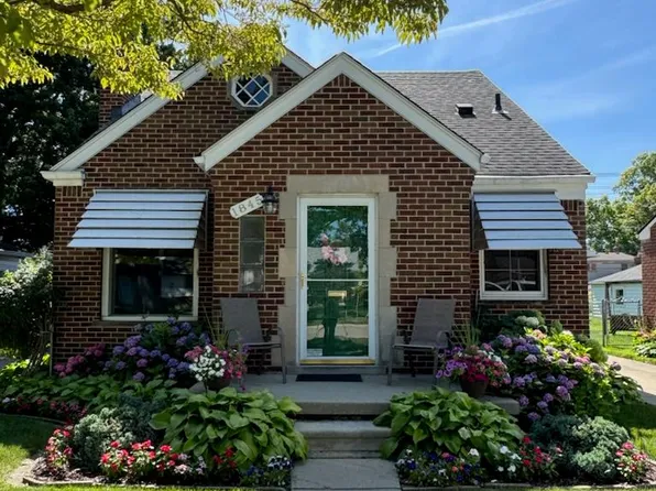 1845 Edgewood St, Dearborn, MI 48124