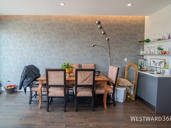 4th image of 880 N Milwaukee Ave Unit 2S