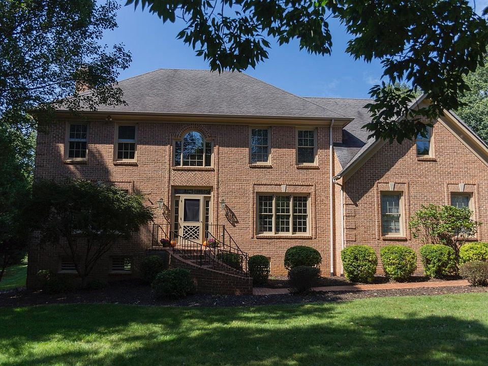 1st image of 209 Meredith Pl
