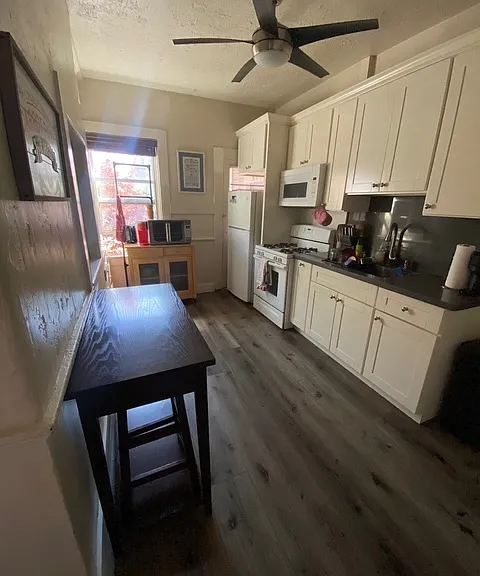 403 Washington St — Photo 4