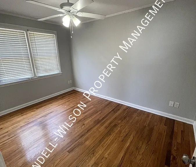 2224 Bernard St — Photo 5