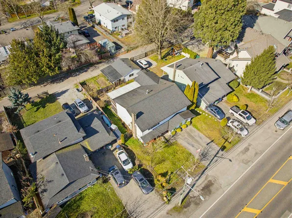 5927 184th St, Surrey, BC V3S 4N2