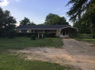 824 W Front St, De Kalb, TX 75559