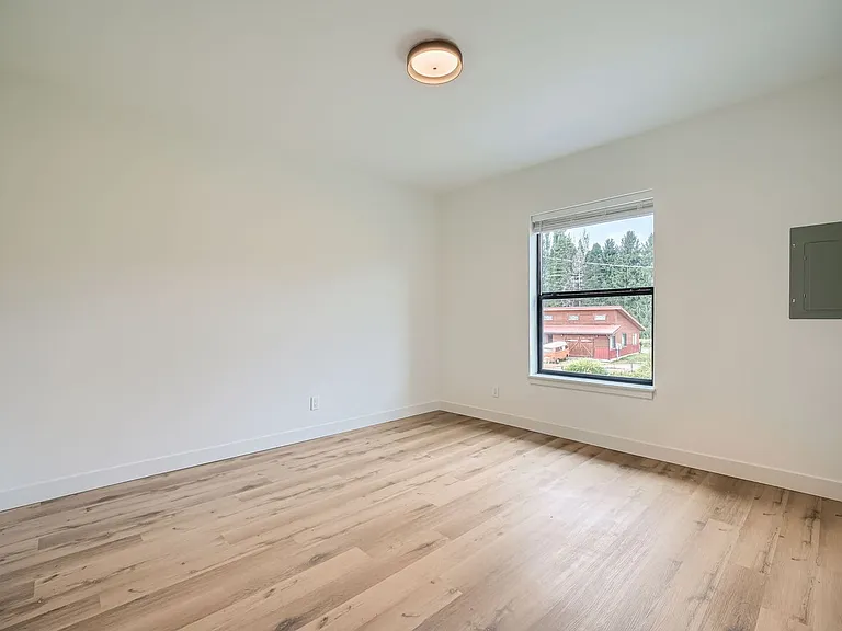 31628 W Commercial Street — Photo 14