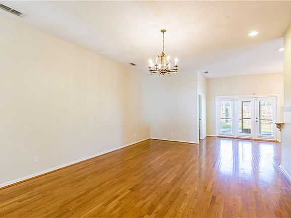 4th image of 766 Martinique Cir